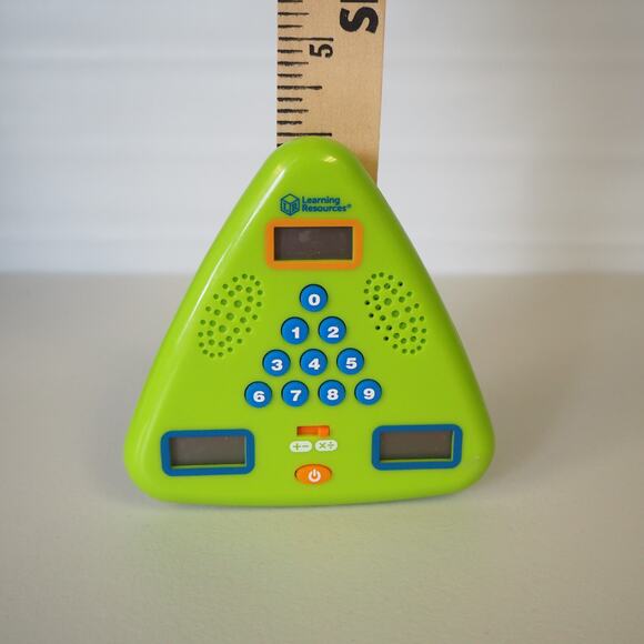 Learning Resources MINUTE MATH Electronic Flash Card - 3 Levels of Difficulty - Picture 4 of 7